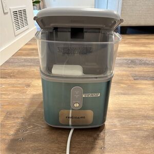 Frigidaire Silver and Blue Ice Maker